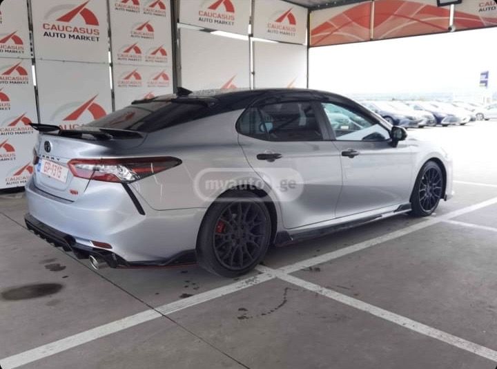 Toyota Camry 2019 — photo 2