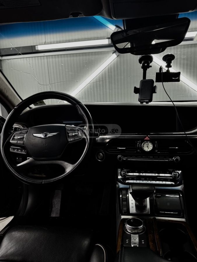 Genesis G90 2018 — photo 2