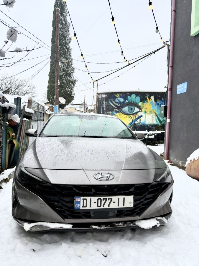 Hyundai Elantra 2023 — photo 2