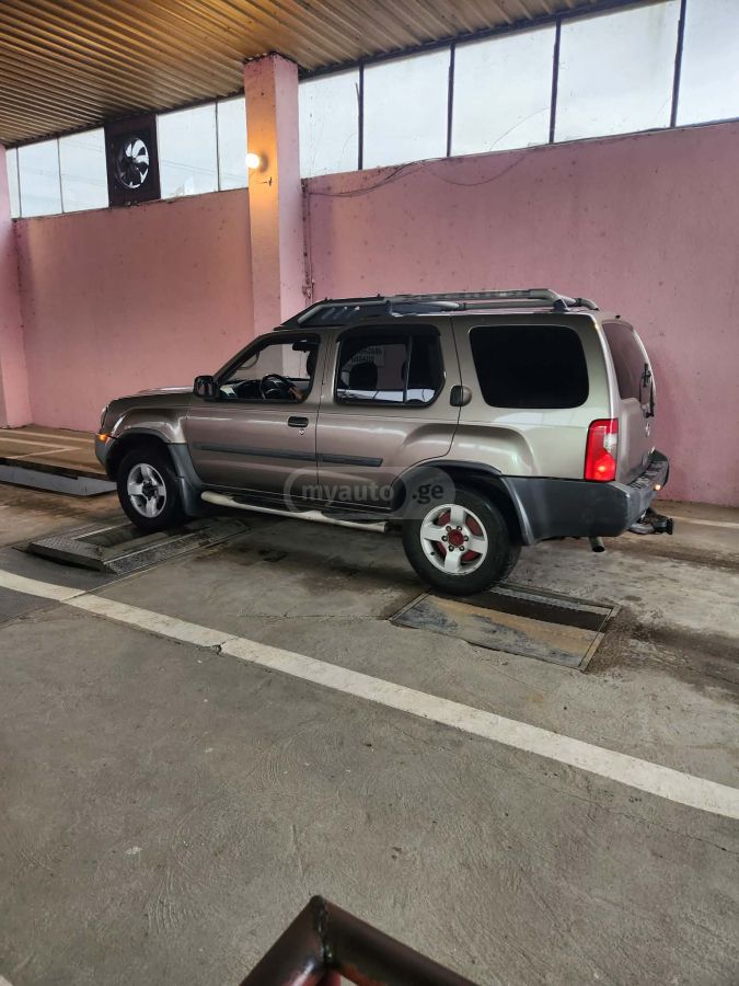 Nissan X-Terra 2004 — photo 2