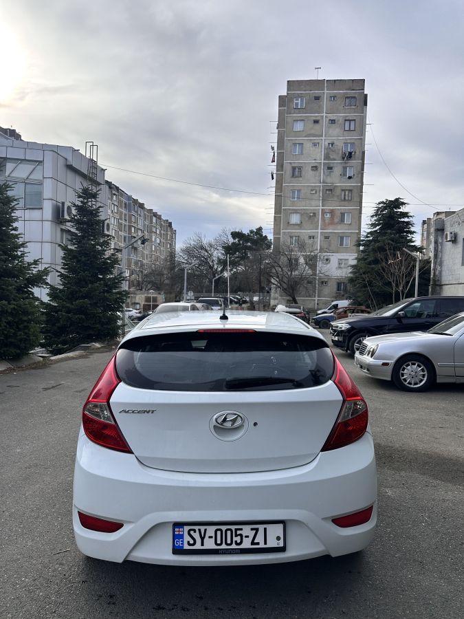 Hyundai Accent 2012 — photo 2
