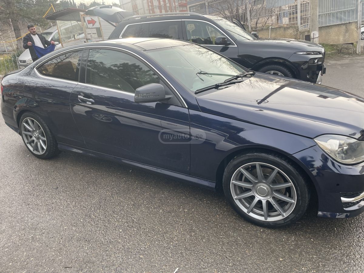 Mercedes-Benz C 250 2012 — photo 2
