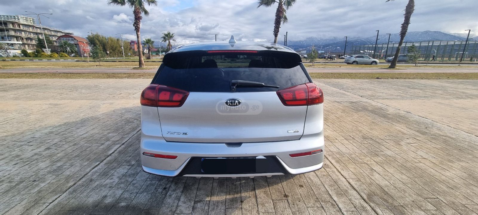 Kia Niro 2017 — photo 2