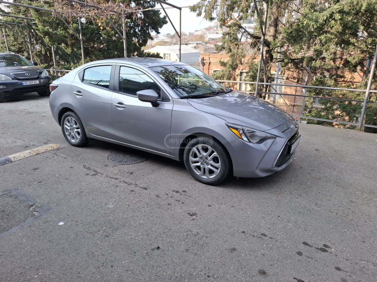 Toyota Yaris iA 2016 — photo 2