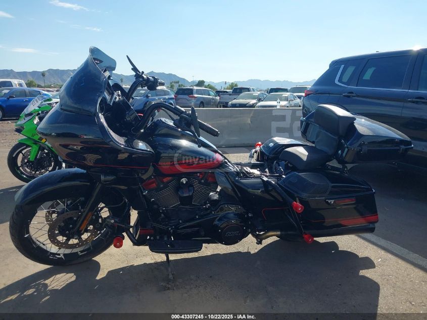 Harley-Davidson Road Glide 2021 — photo 2