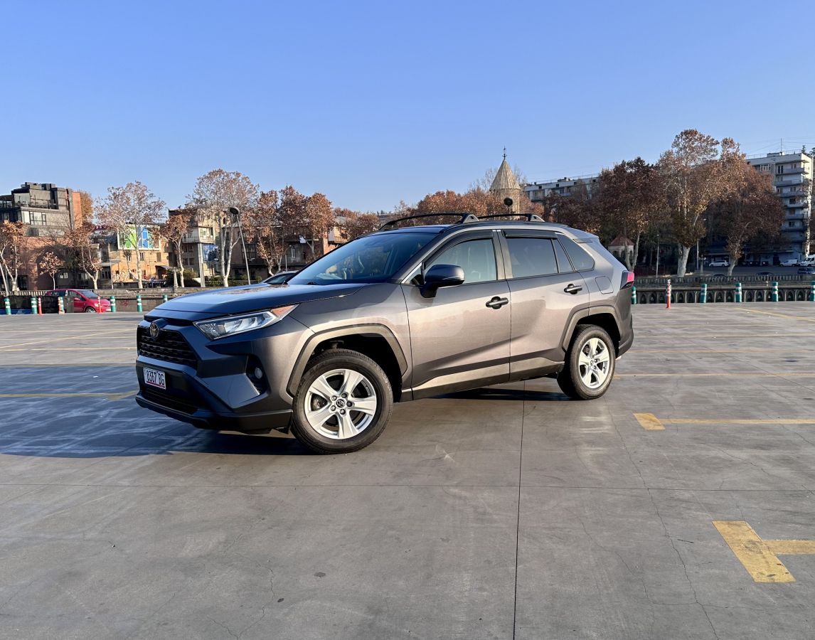 Toyota RAV 4 2019 — photo 2