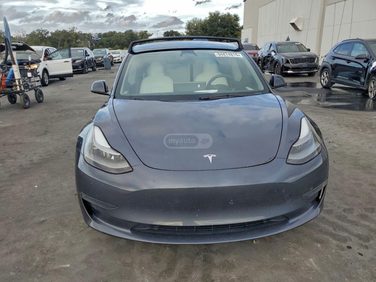 Tesla Model 3 2023 — photo 2