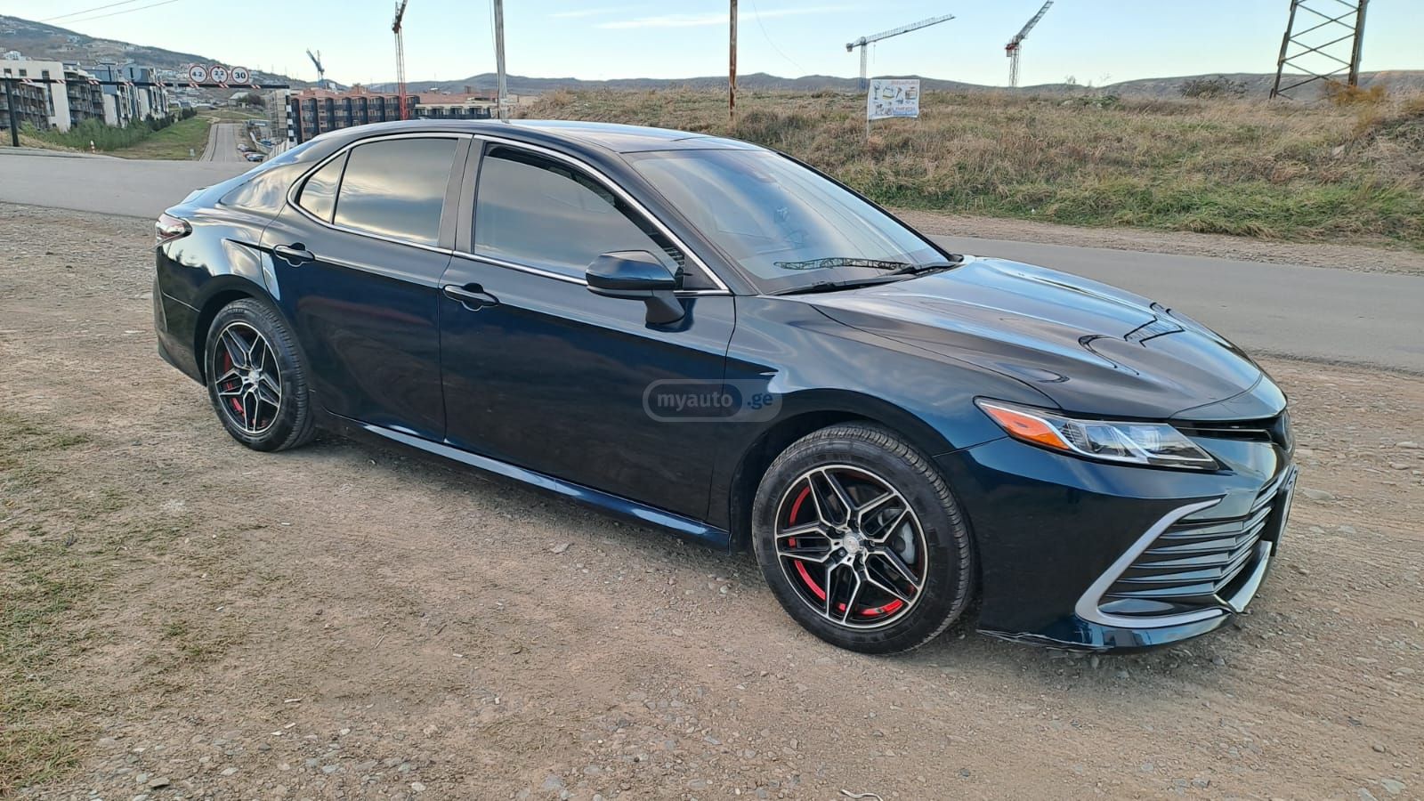 Toyota Camry 2021 — photo 2