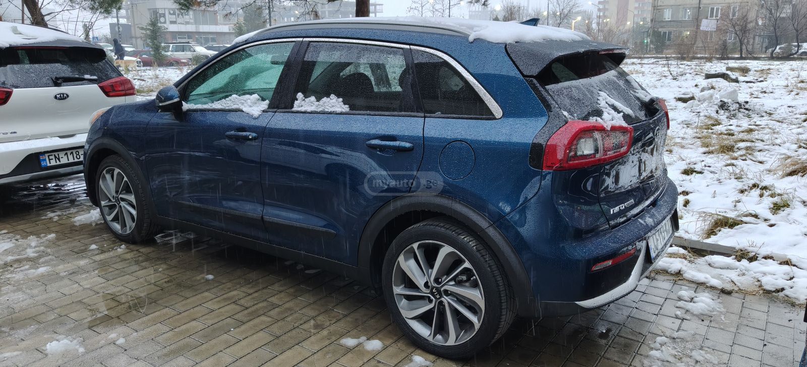 Kia Niro 2017 — photo 2