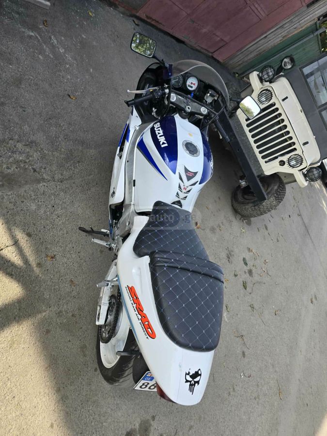 Suzuki GSX-R 600 1999 — photo 2