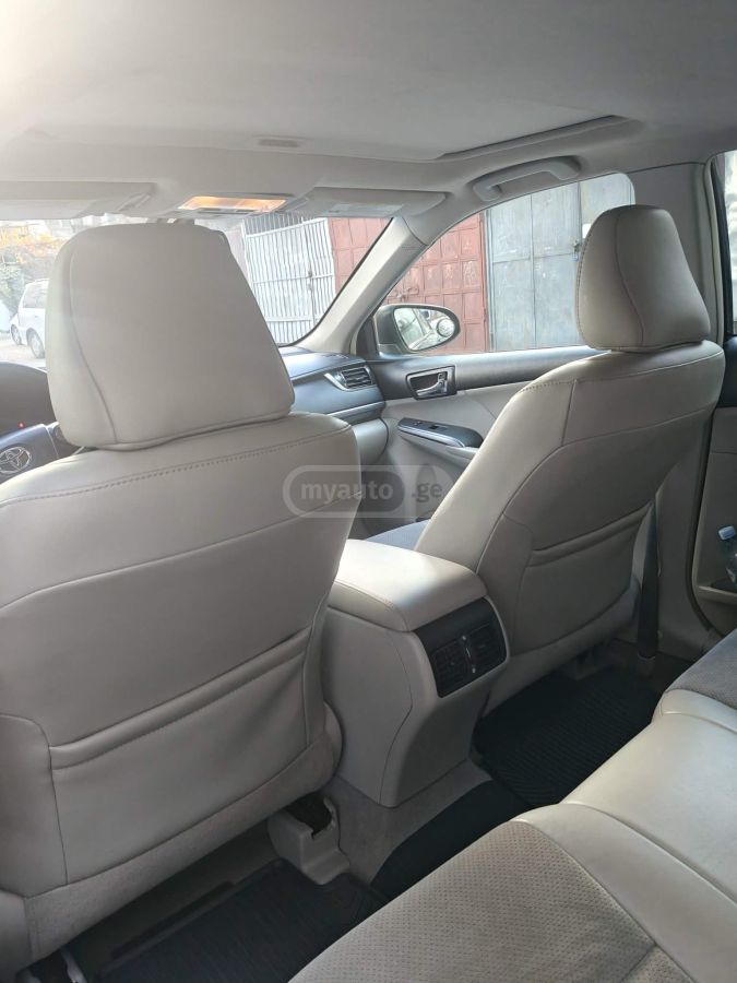 Toyota Camry 2012 — photo 2