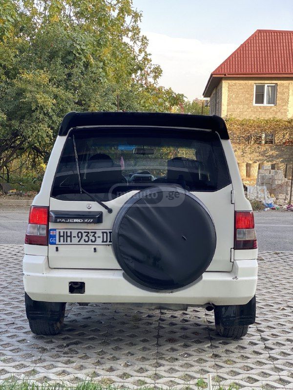 Mitsubishi Pajero IO 1999 — photo 2