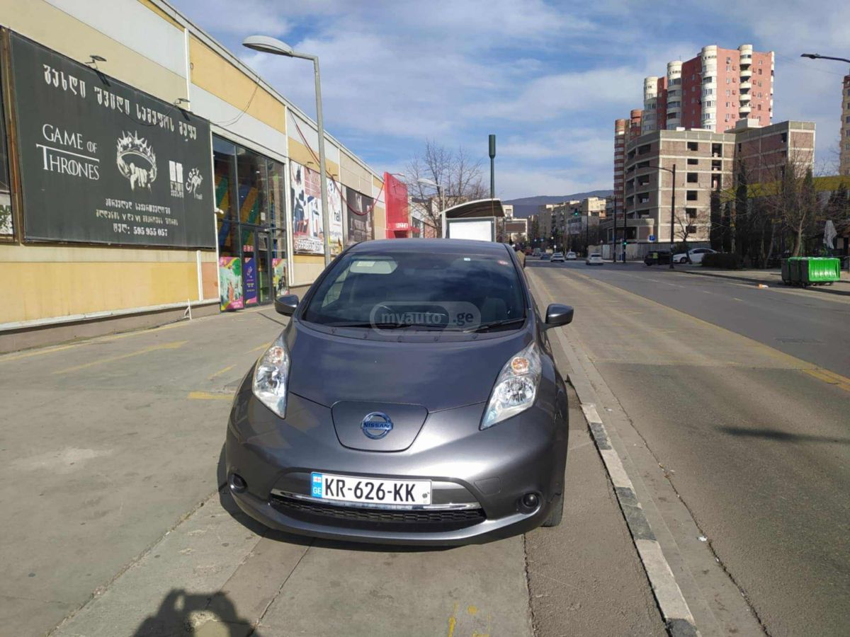 Nissan Leaf 2017 — photo 2