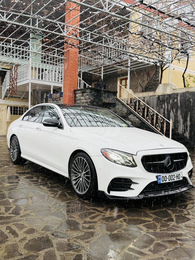 Mercedes-Benz E 300 2016 — photo 2