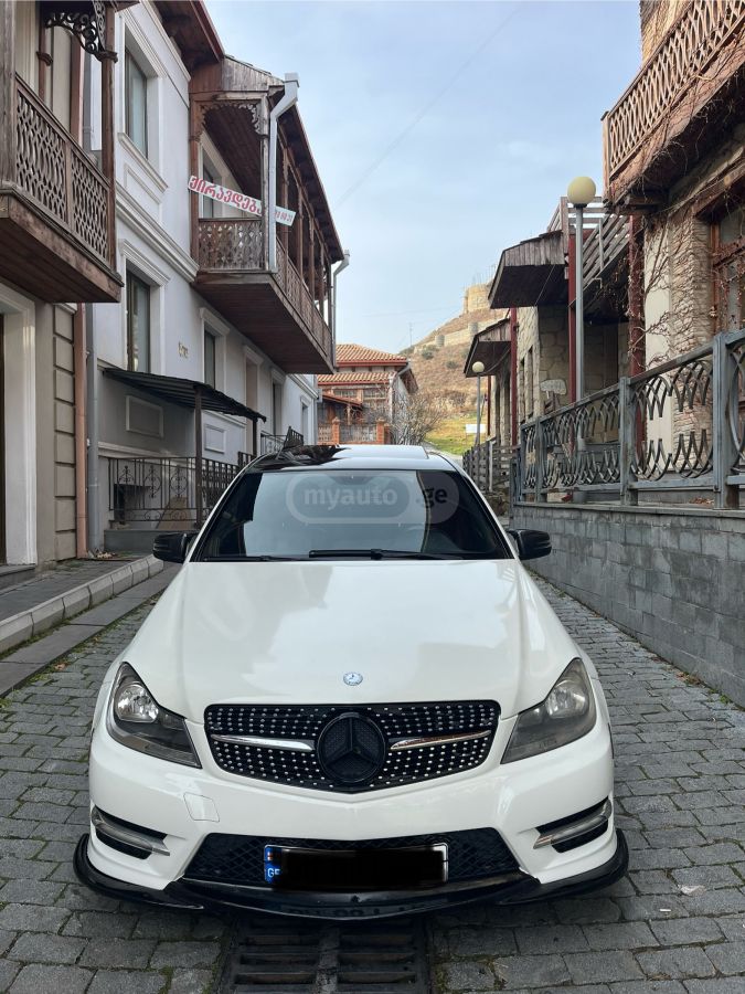 Mercedes-Benz C 300