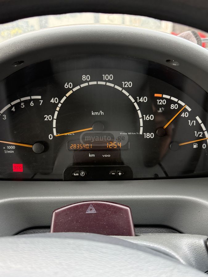 Mercedes-Benz Sprinter 2001 — photo 2