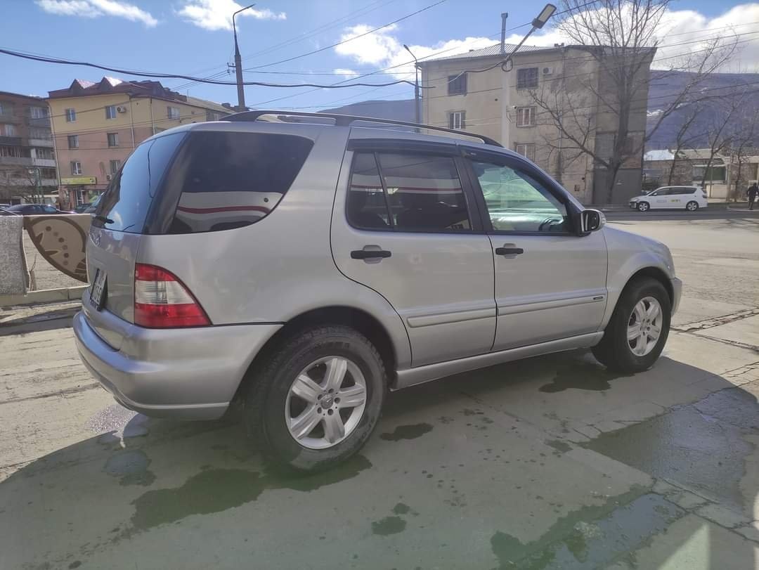 Mercedes-Benz ML 350