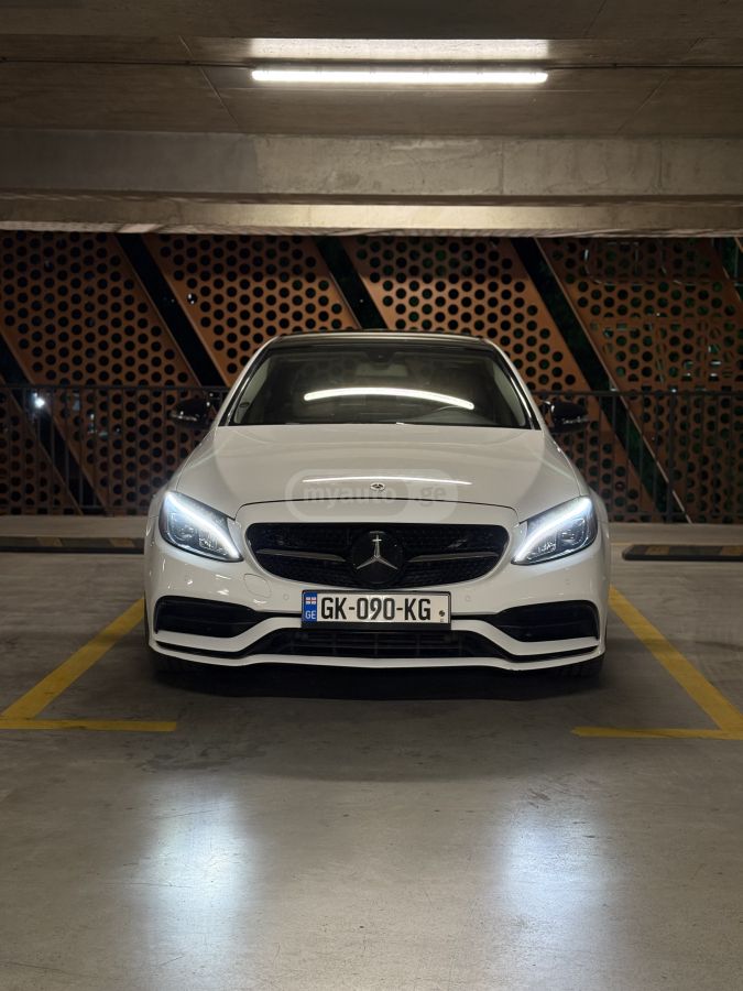 Mercedes-Benz C 300 2015 — photo 2