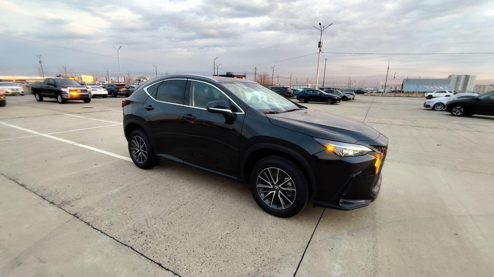 Lexus NX 350 2025 — photo 2
