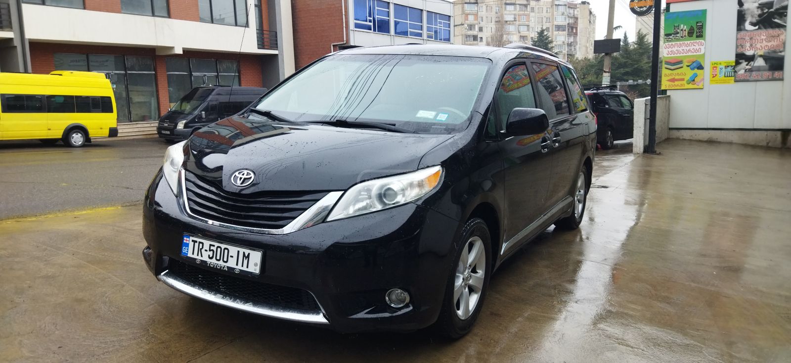 Toyota Sienna 2014 — photo 2