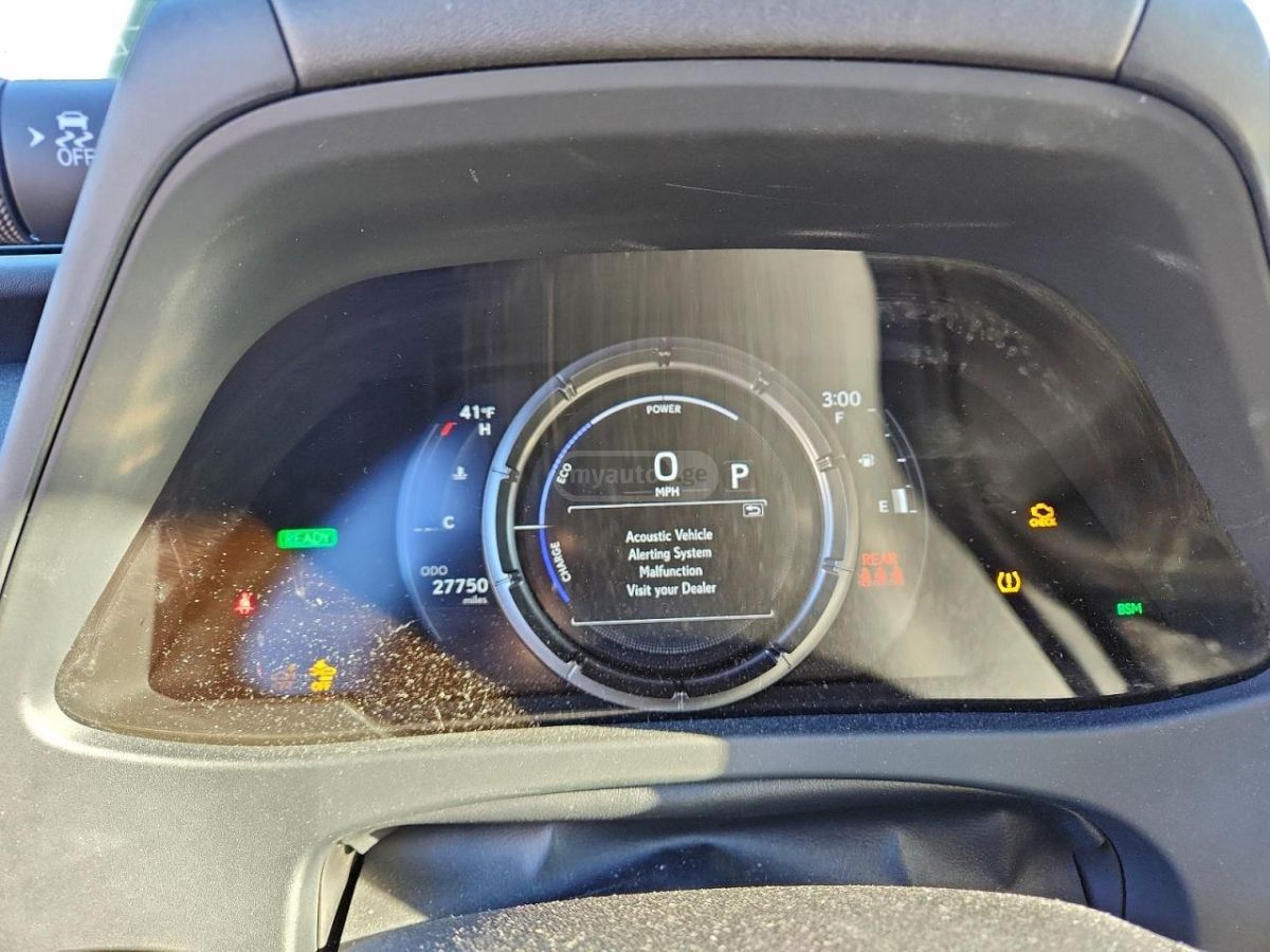 Lexus UX 250 h 2022 — photo 2