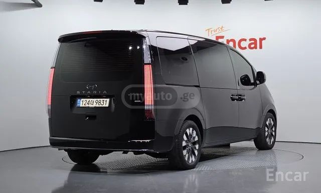 Hyundai Staria 2021 — photo 2