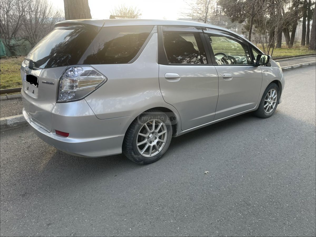 Honda Fit Shuttle 2012 — photo 2