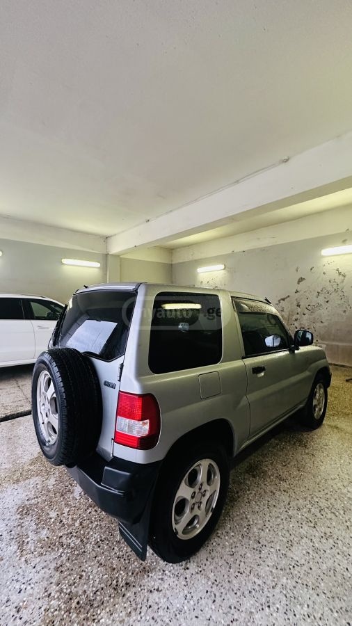 Mitsubishi Pajero IO 1999 — photo 2