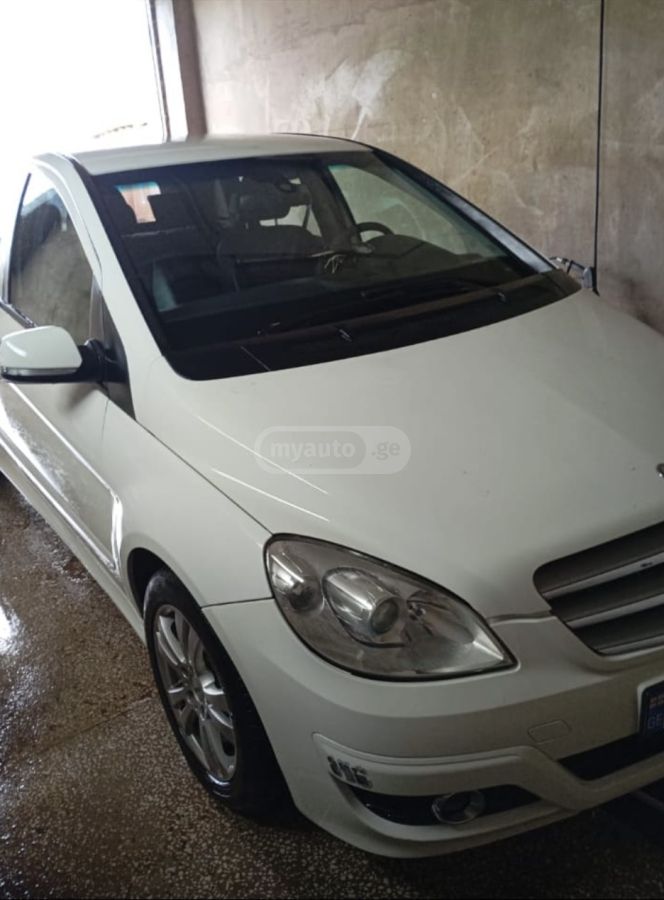 Mercedes-Benz C 180 2010 — photo 2