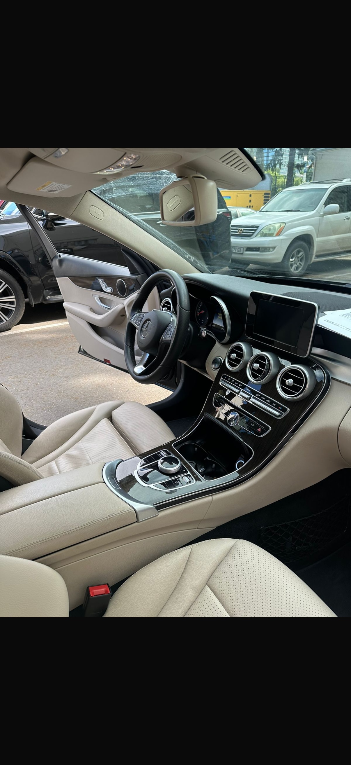 Mercedes-Benz C 300 2017 — photo 2