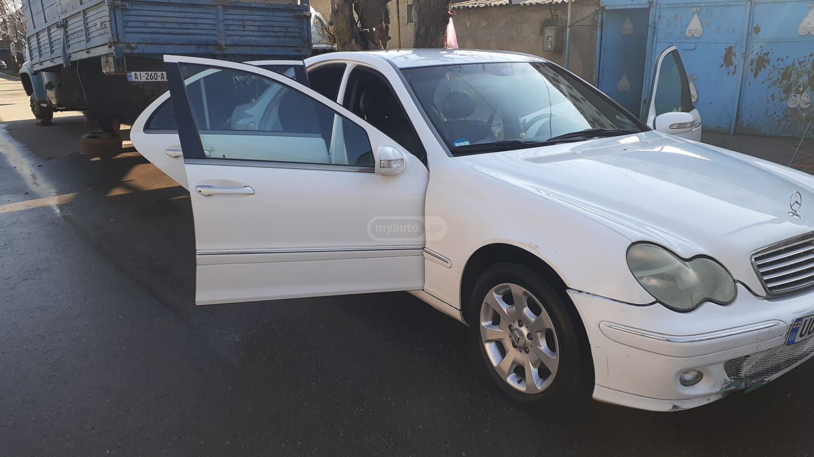 Mercedes-Benz C 240 2003 — photo 2