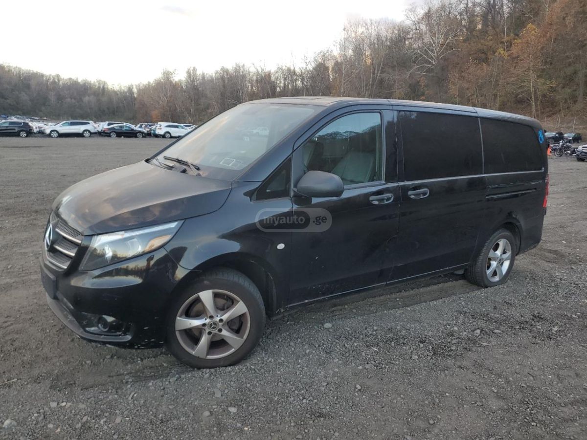 Mercedes-Benz Metris Passenger Van