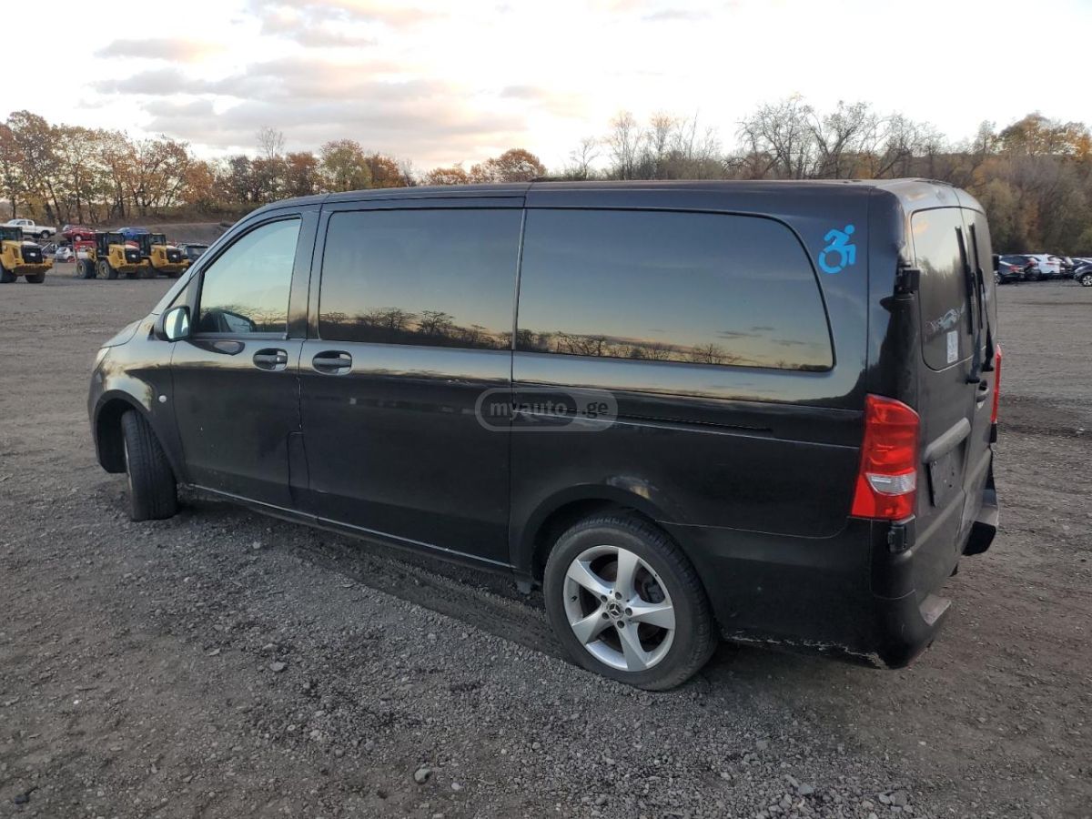 Mercedes-Benz Metris Passenger Van 2018 — photo 2