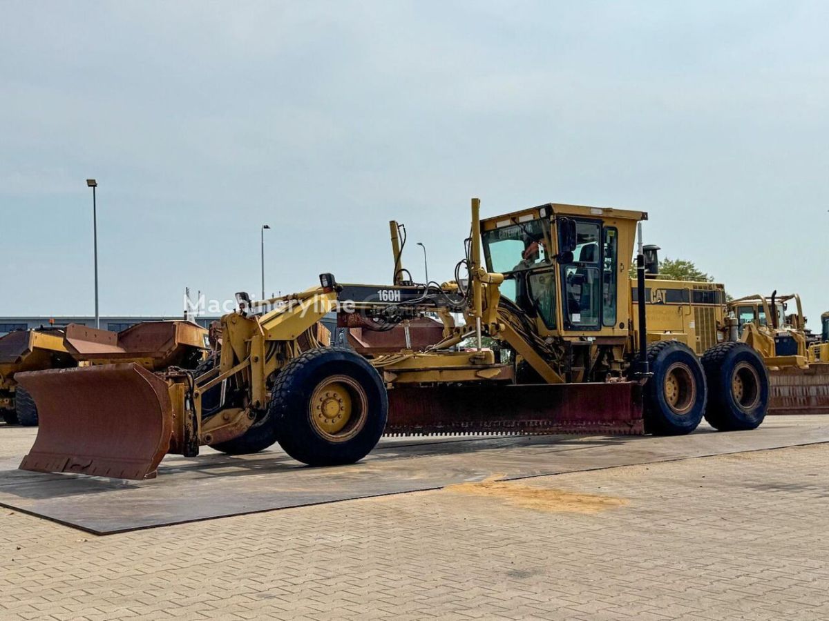 Caterpillar 120 / 120 AWD 2001 — photo 2