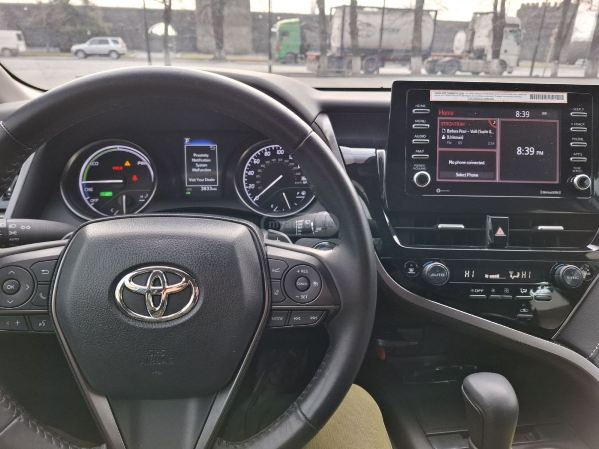 Toyota Camry 2023 — photo 2