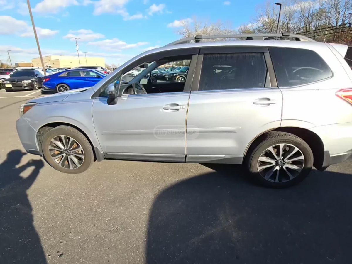 Subaru Forester 2017 — photo 2
