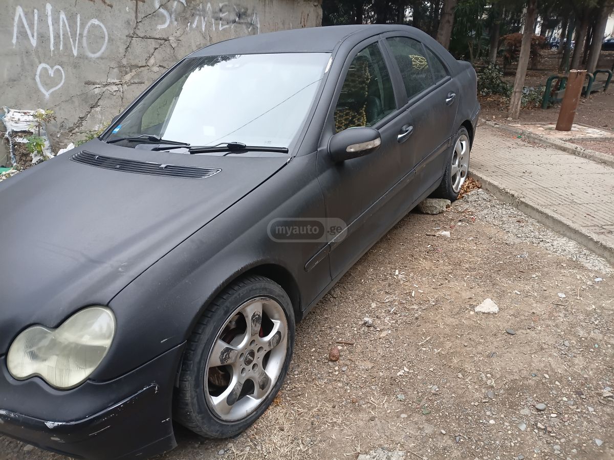 Mercedes-Benz C 200 2001 — photo 2
