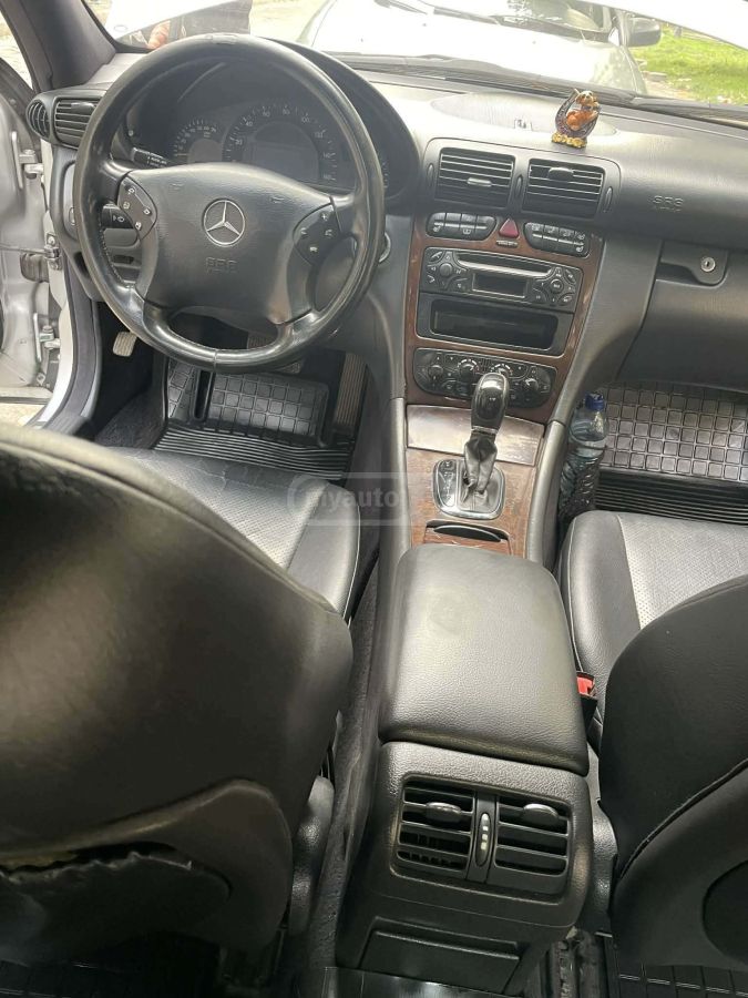 Mercedes-Benz C 202