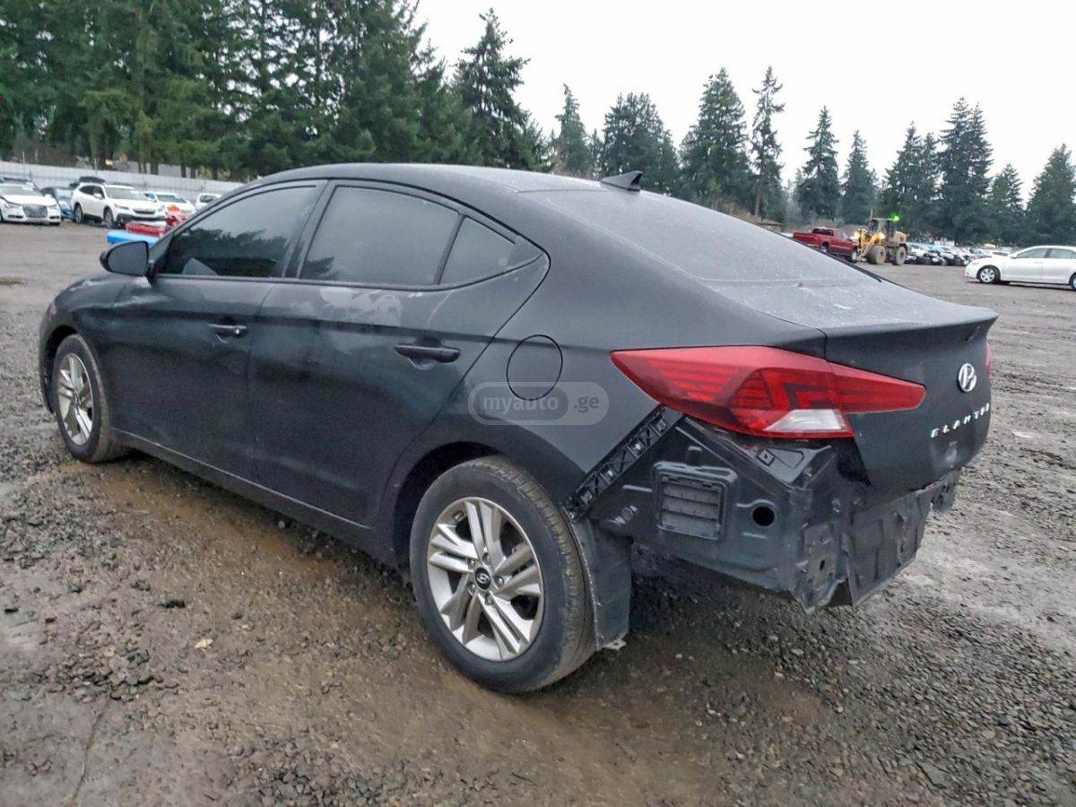 Hyundai Elantra 2020 — photo 2