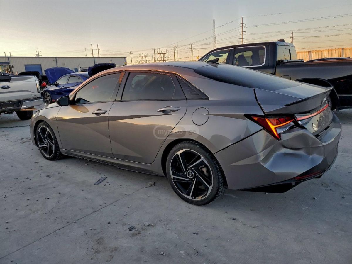 Hyundai Elantra 2021 — photo 2