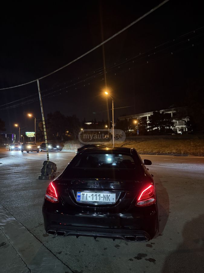 Mercedes-Benz C 300 2015 — photo 2