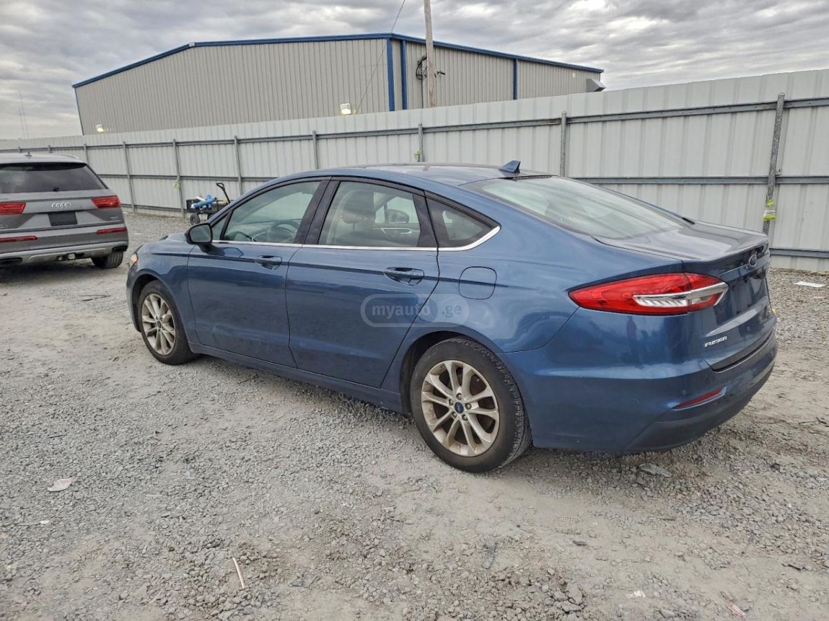 Ford Fusion 2019 — photo 2