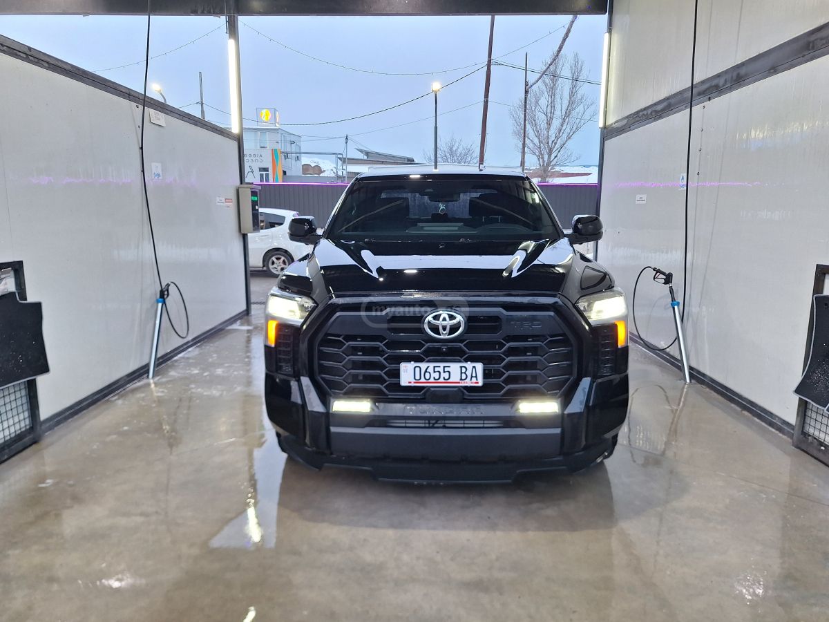 Toyota Tundra 2023 — photo 2