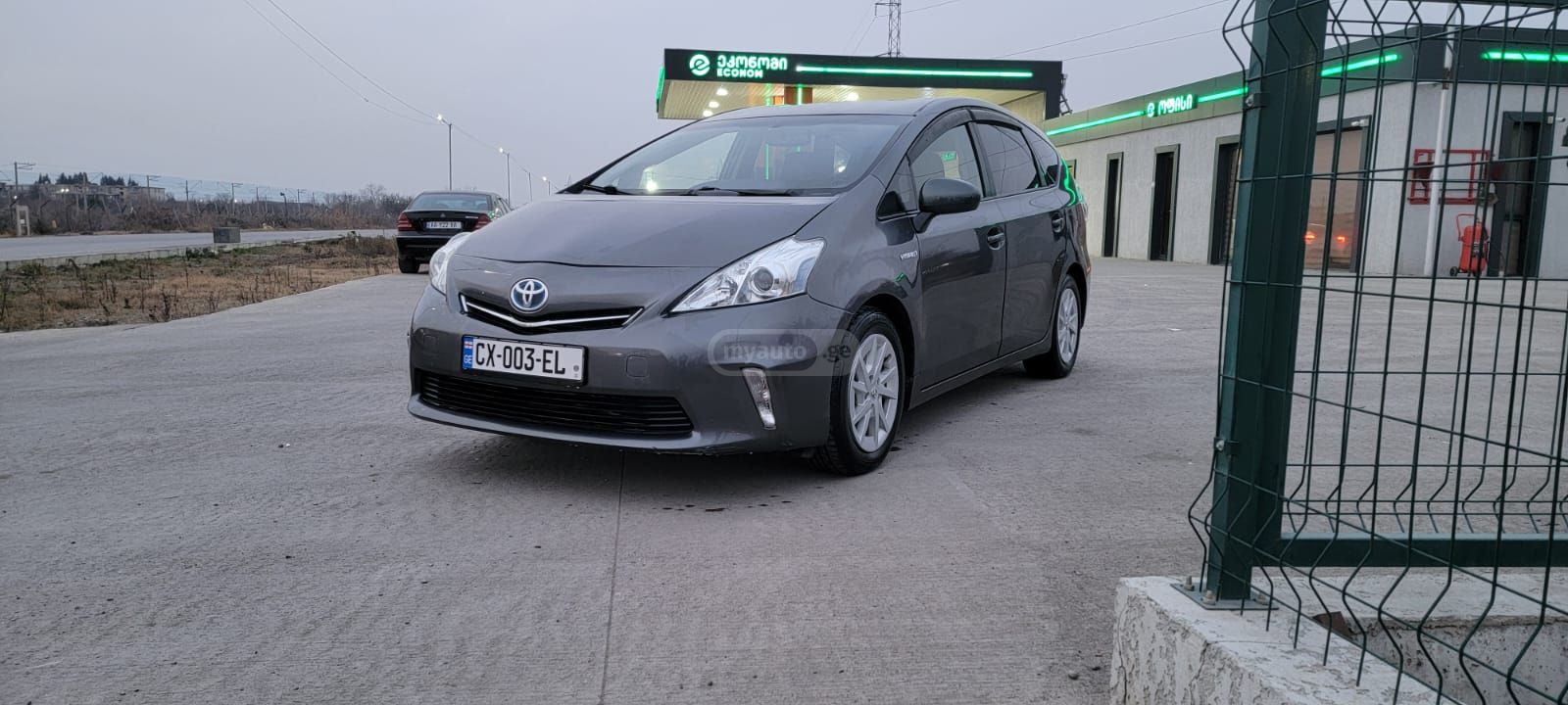 Toyota Prius V