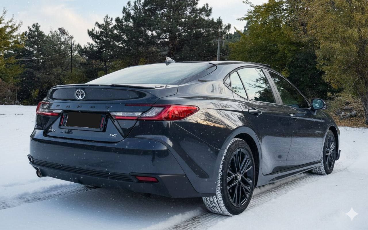 Toyota Camry 2025 — photo 2
