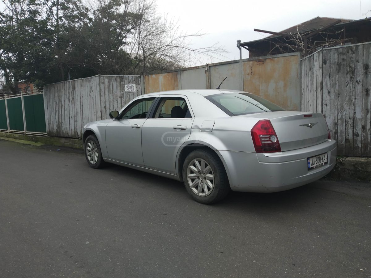 Chrysler 300 2007 — photo 2