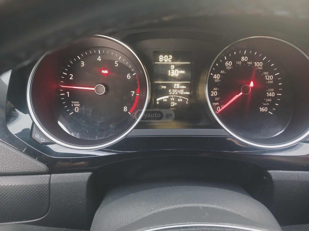 Volkswagen Jetta 2016 — photo 2