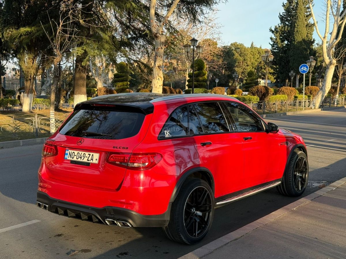 Mercedes-Benz GLC 300 2018 — photo 2