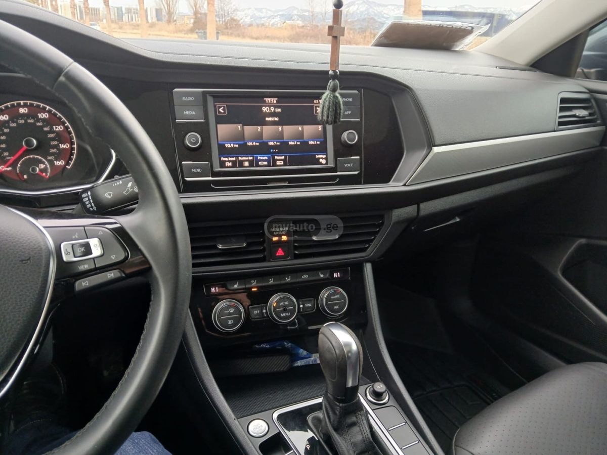 Volkswagen Jetta 2020 — photo 2