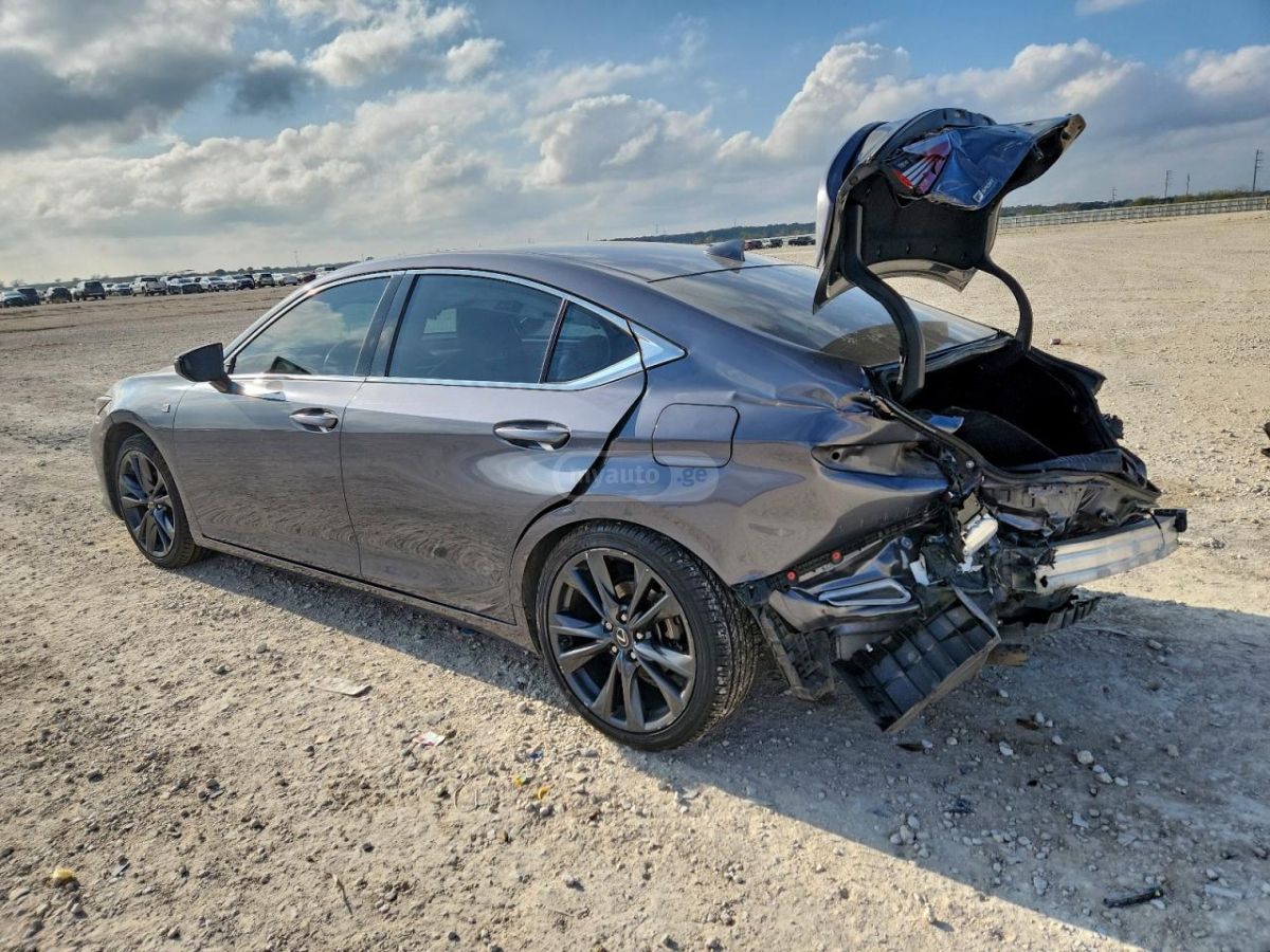Lexus ES 350 2019 — photo 2